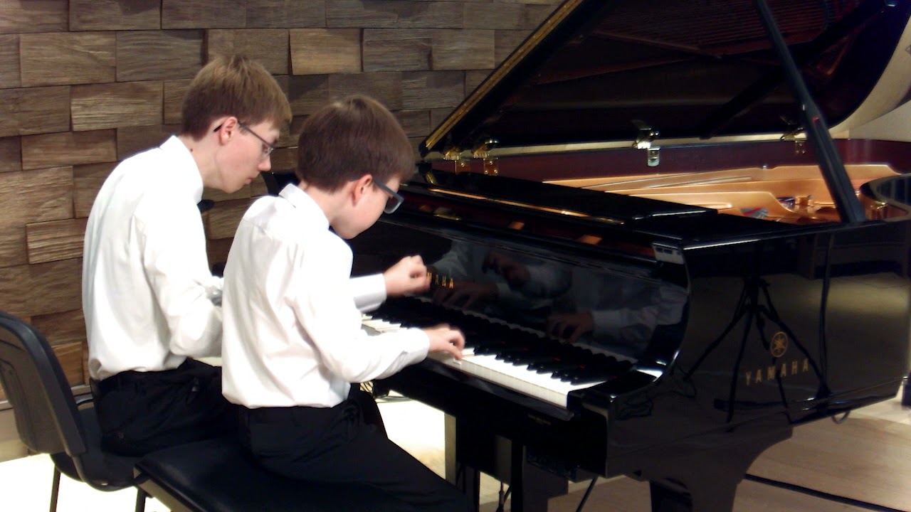 Oleksandr and Roman Fediurko play Piazolla Libertango – EUPLAYY