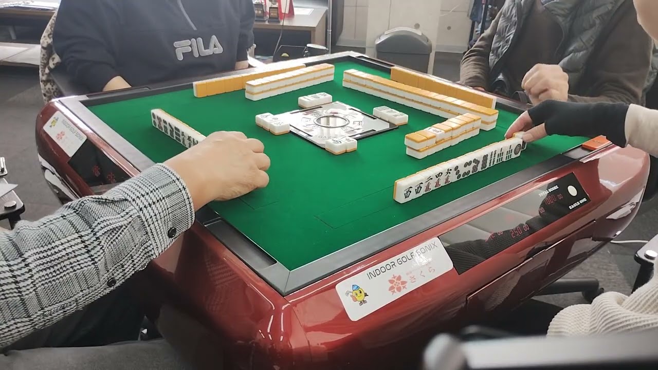 健康マージャン教室さくらにて麻雀大会３回戦②　①と合わせて見れば全体が見れます！なお、充電切れで最後の方は途切れてます。