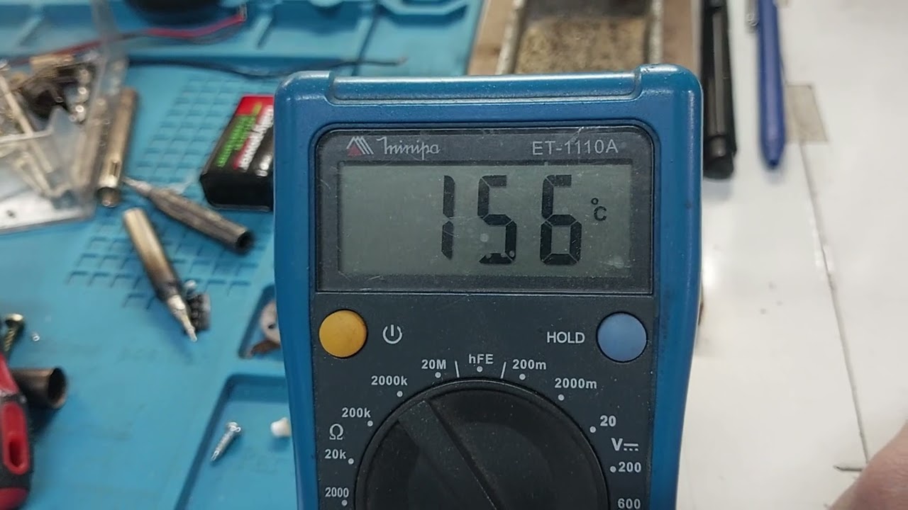Temperatura real de um ferro de solda com  temperatura  ajustável.