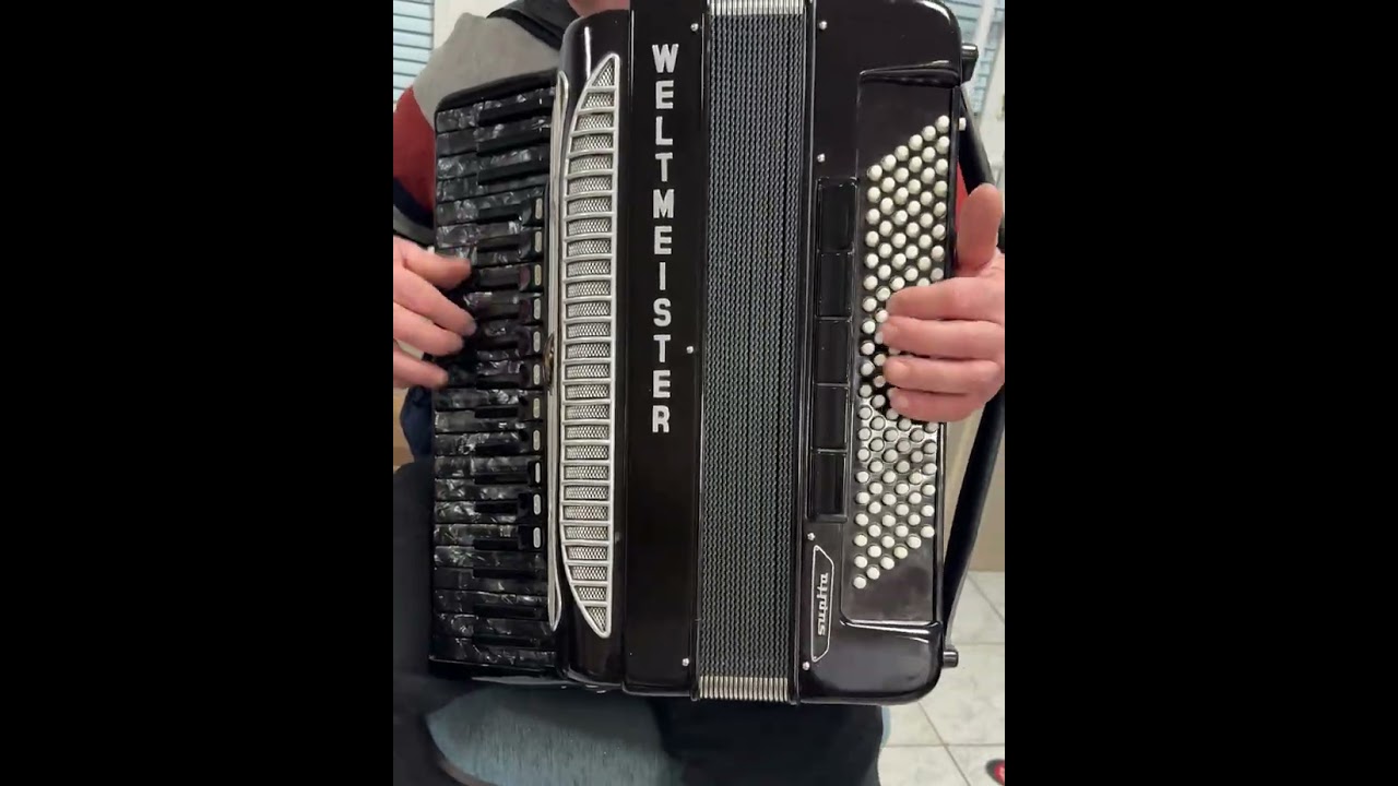 Top German Made Accordion Weltmeister Supita 120 bass -DOUBLE TONE CHAMBER- Cassotto -Black Keyboard