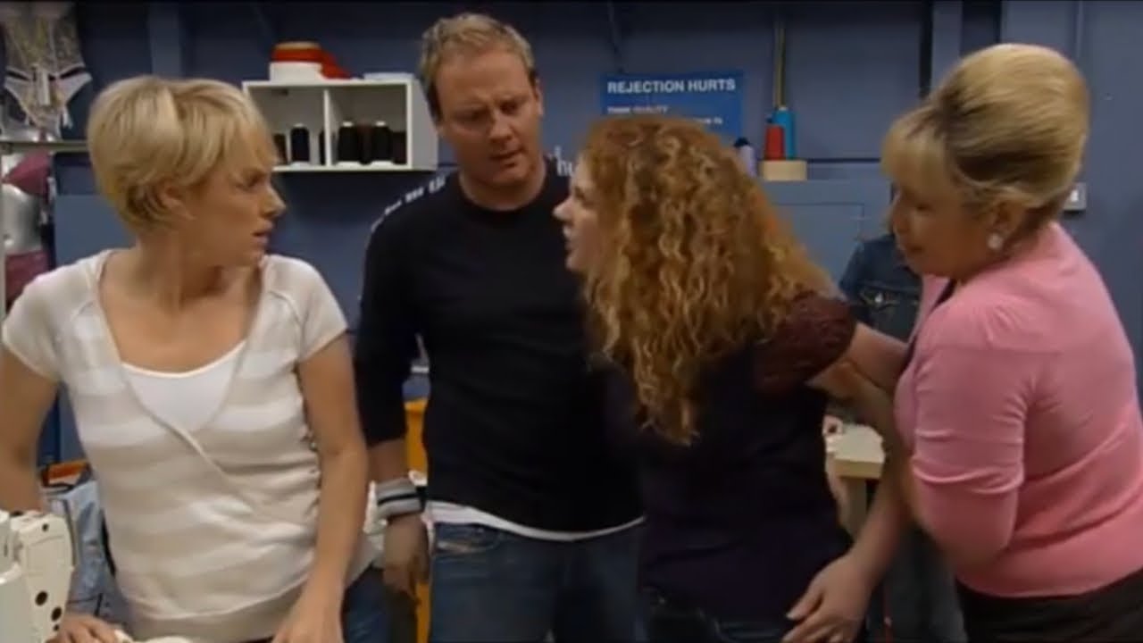 Coronation Street - Fiz Brown Vs. Sally Webster (12th June 2009 Episode 2)