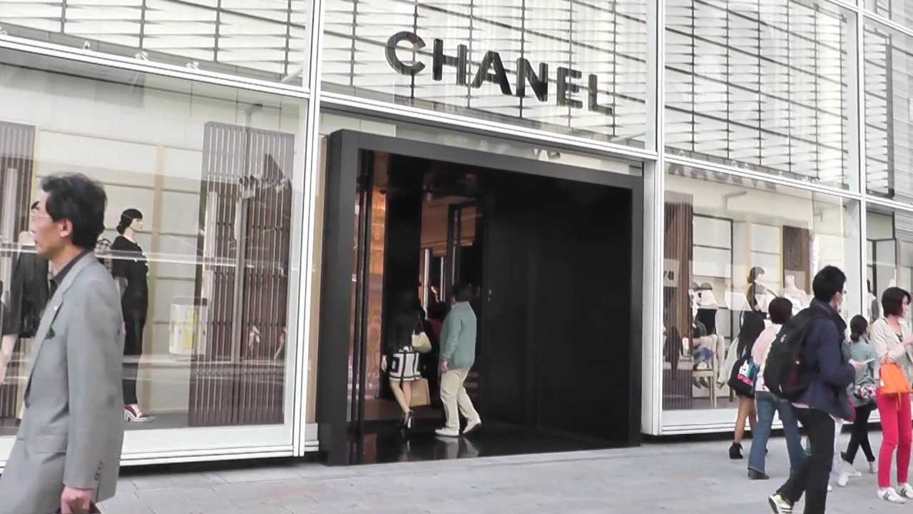 CHANEL doorman シャネル銀座のドアマン