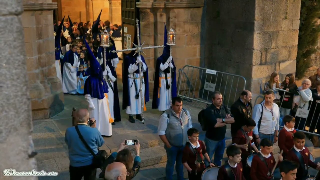 Procesión de la Virgen de la Esperanza. Miércoles Santo en Cáceres. Parte 1