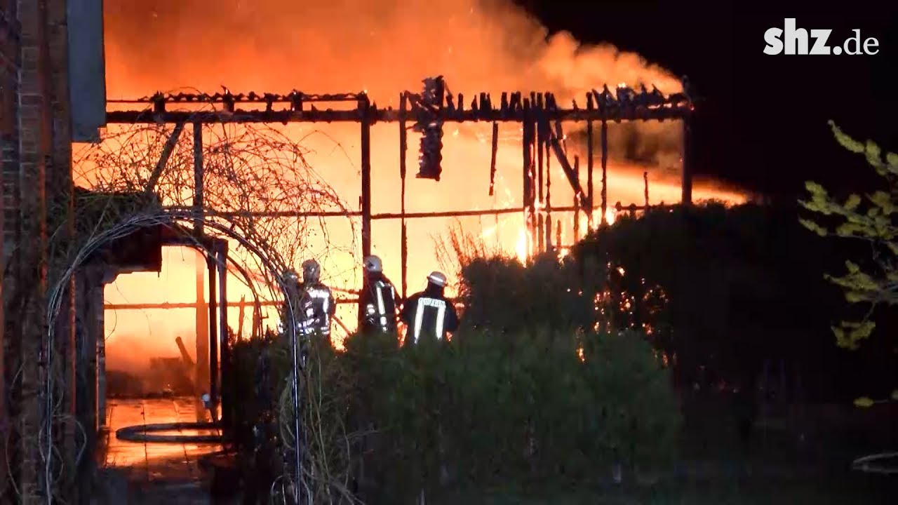 Feuer in Niendorf: Scheune brennt nieder