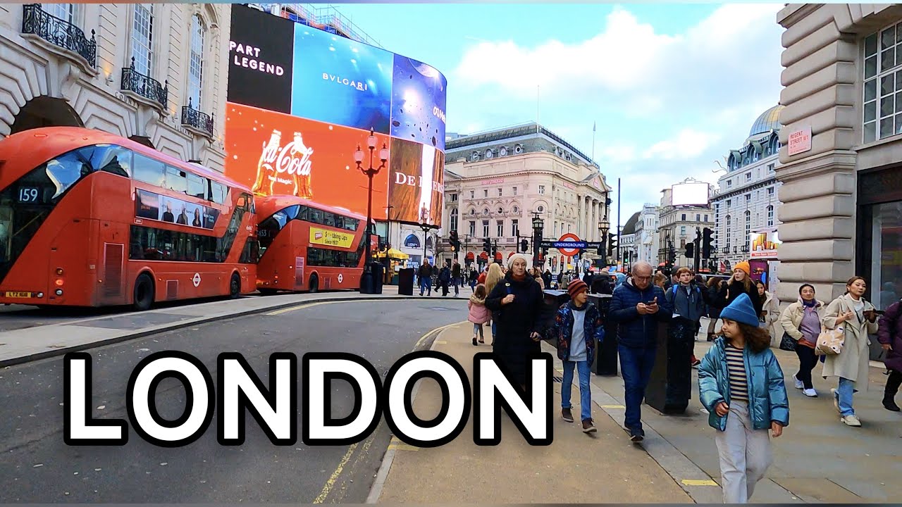 London REGENT STREET in the Sales, After Christmas Walk 4K @WalkingLondon_ 