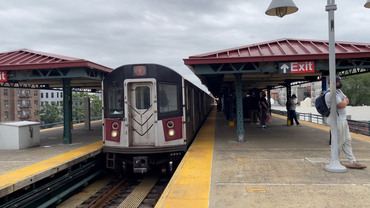 IRT Jerome Avenue Line: R142/R142A 4 Local/Express Trains at Burnside Avenue
