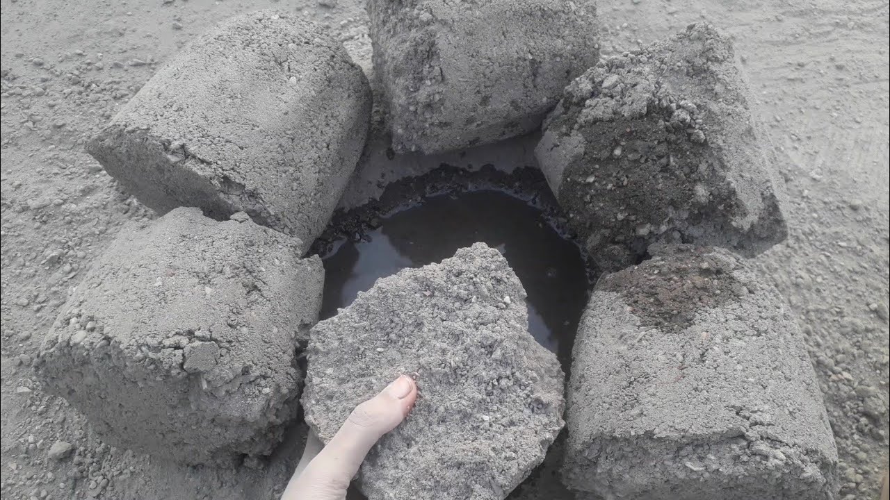 New video⏳Crunchy old Charment Sand shapes crumbling over floor+water pool crumbling ASMR video 💦💤🌊