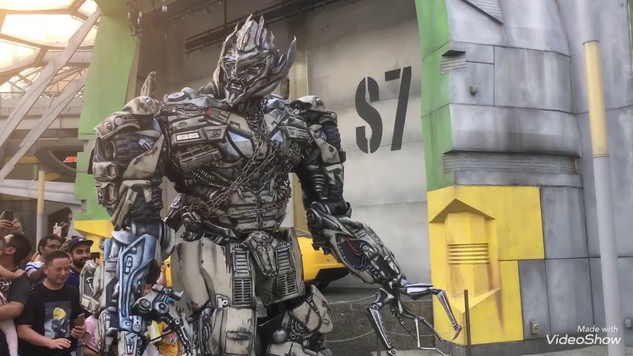 Singapore Universal studios Transformers meet and greet