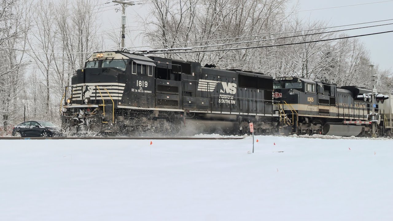 Incredible Snow Week around Columbus! NS 1065, NS 8103, BNSFs, Macs, ACC, Dash 9, and more!
