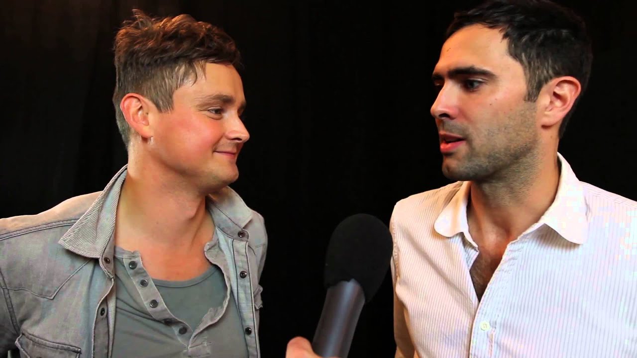 Keane speak after winning Best Video for Disconnected at the 2012 Q Awards