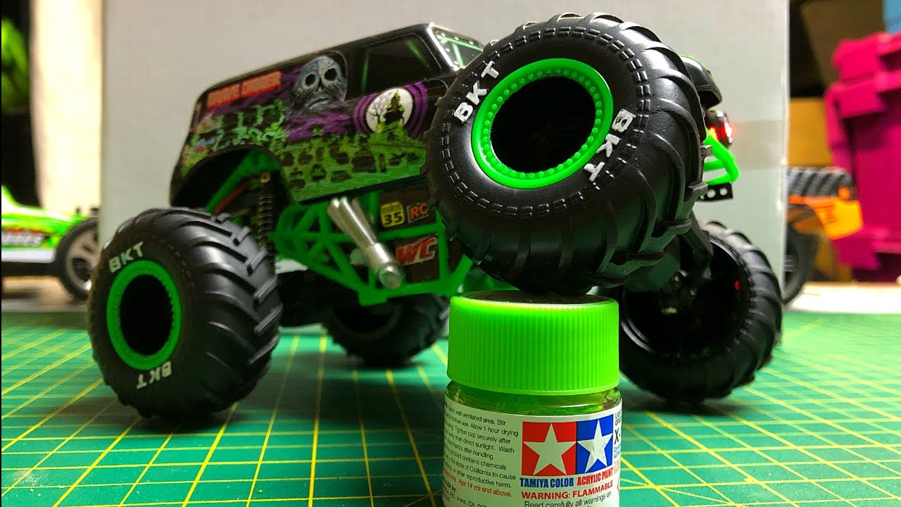 Custom Mini 1/24 RC Grave Digger! RGT / FTX Outback Mini. Monster Jam RC Truck.