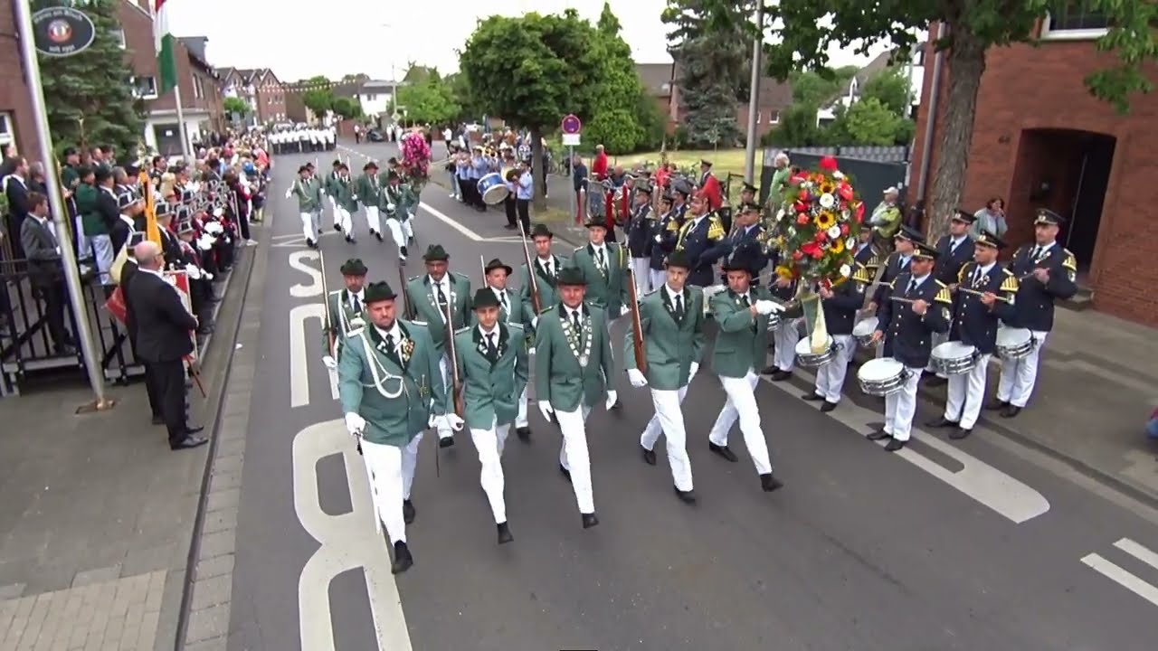 Schützenfest in Nievenheim-Ückerath 10. Juli 2022 der Erste Teil der Frühparade