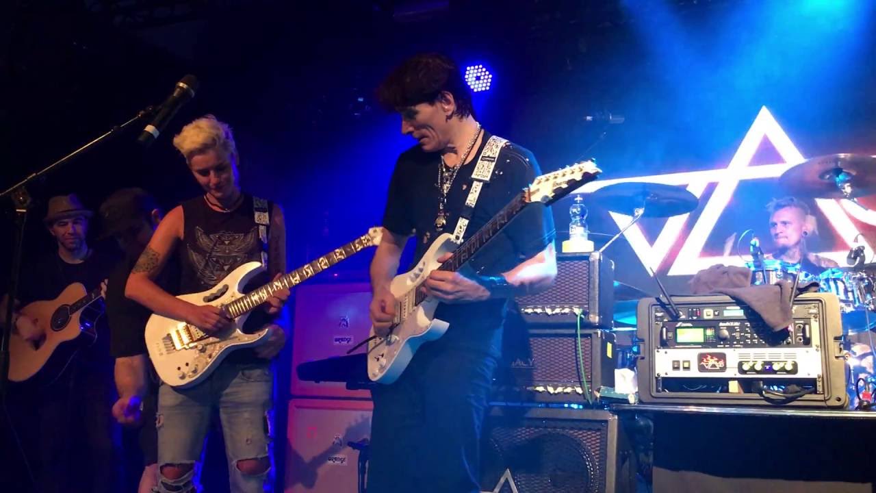 Steve Vai & Yasi Hofer jamming in Dornbirn- 2016