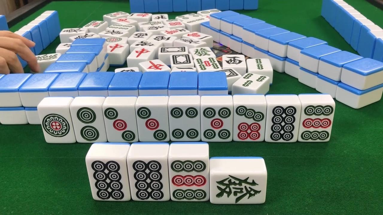 清一色全碰大吊车，小哥这手玩的风生水起