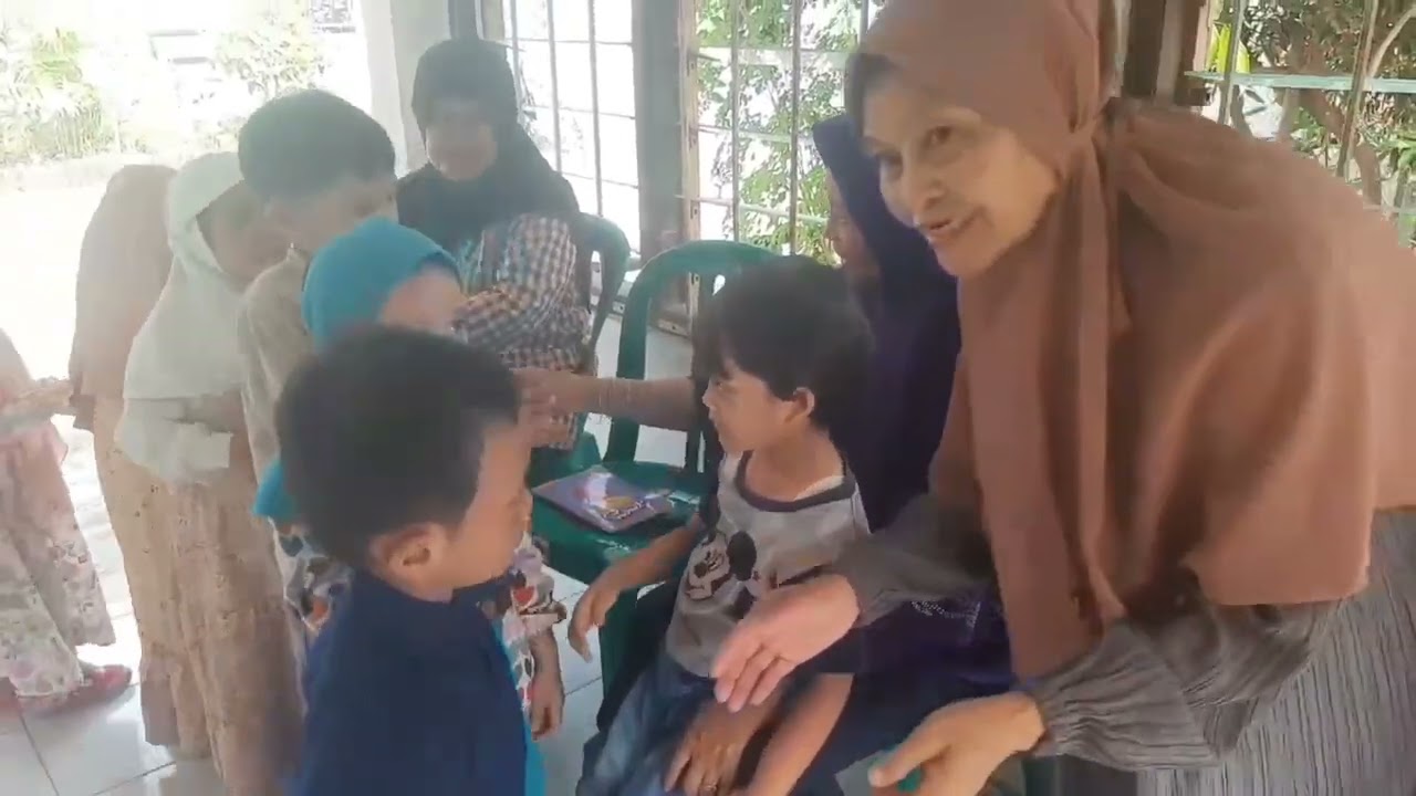 Pembukaan Tema Tanaman... Memanen Sayur Bayam dan Membuat Keripik Bayam