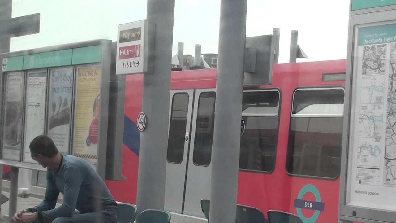 DLR London - Bank - Canning Town