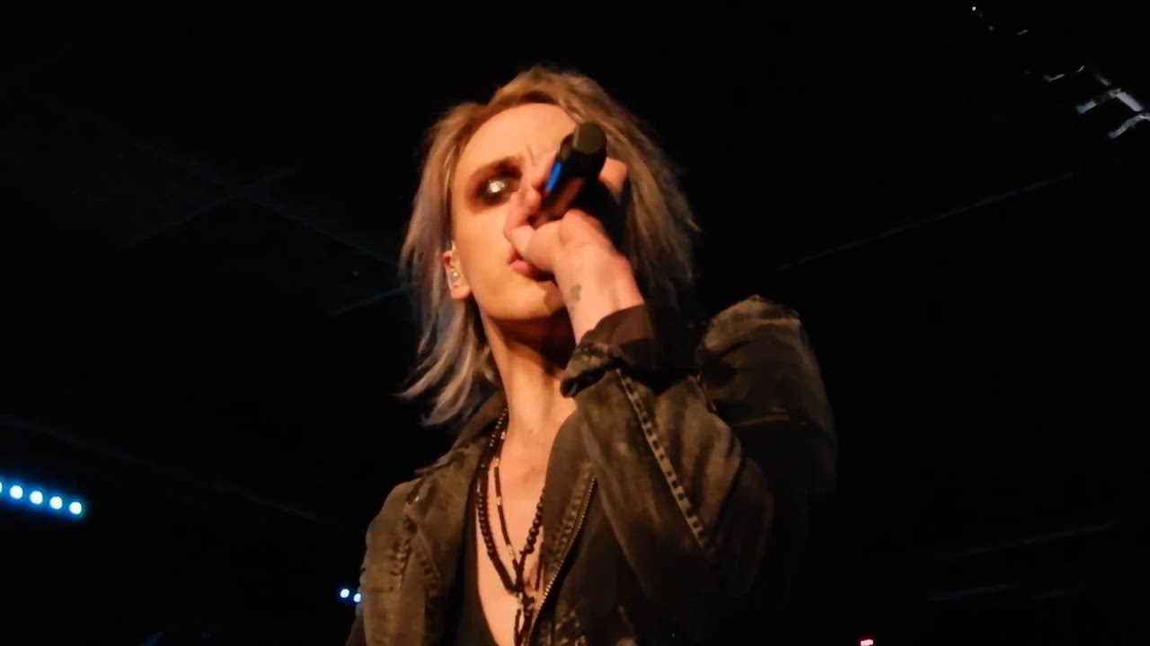 CRASHDIET - We are the Legion live @ LegendClub Milan