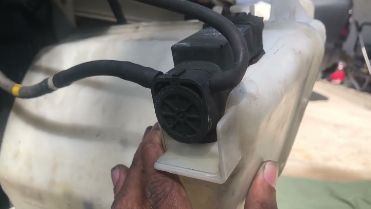 1999-2003 Lexus RX300/Toyota Harrier Windshield Washer Fluid Pump Install/replacement DIY