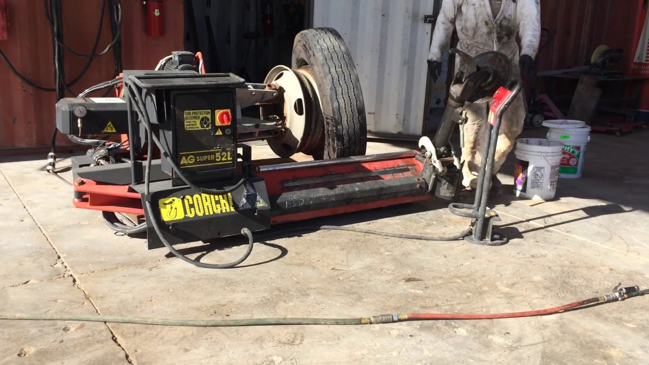 CORGHI AGS-52L Tire Machine