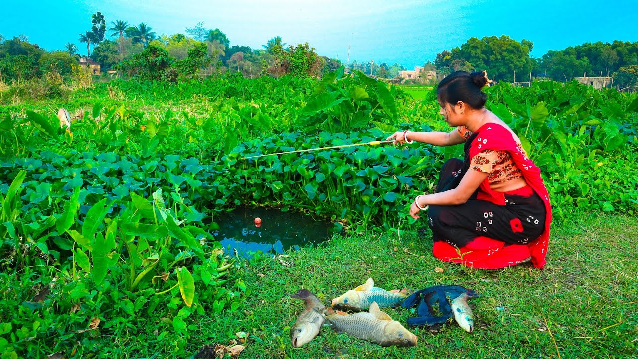 Fishing Video || Everyone will be Amazed to see the Village Girls Fishing Techniques || Hook Fishing