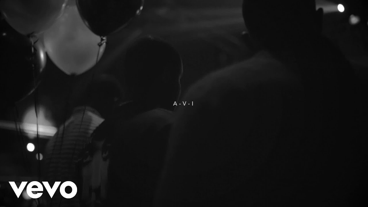 A-V-I - Rollin ft. Banm, Pro. YoungFrenchy808