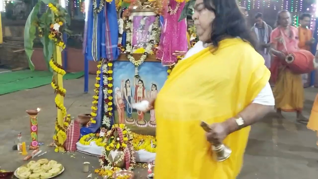 কুঞ্জে রাত্রি কালিন ভোগ আরতি, শ্রীপাঠ খড়দহ নিতাই বাড়ি।