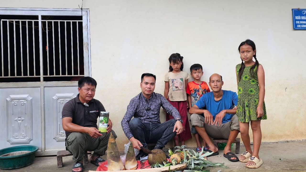 Sự Béo Páo Hói Lũng Cáng bay kênh khóc luôn lần đầu ăn đặc sản mít rứa. Nguyễn Tất Thắng