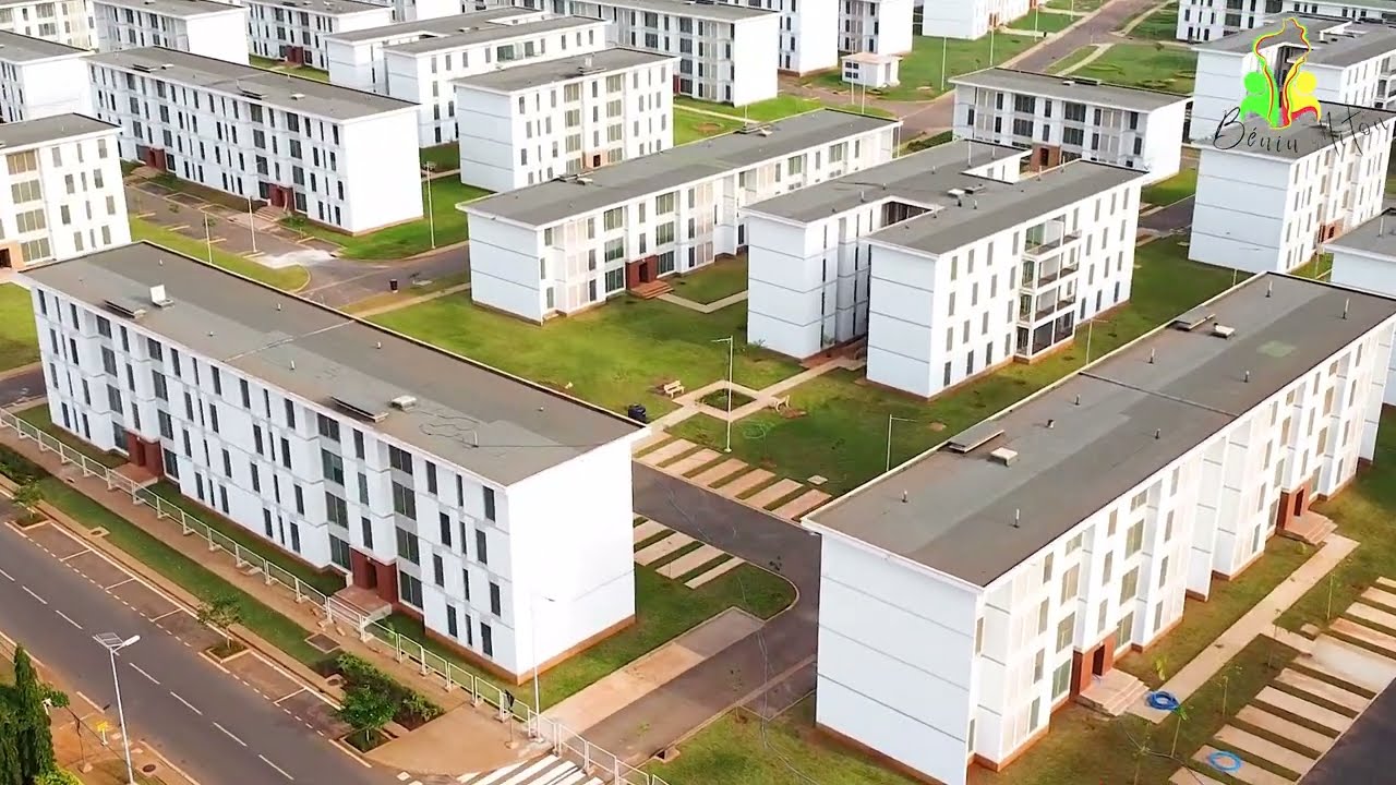 Vue aérienne des logements sociaux de Ouèdo