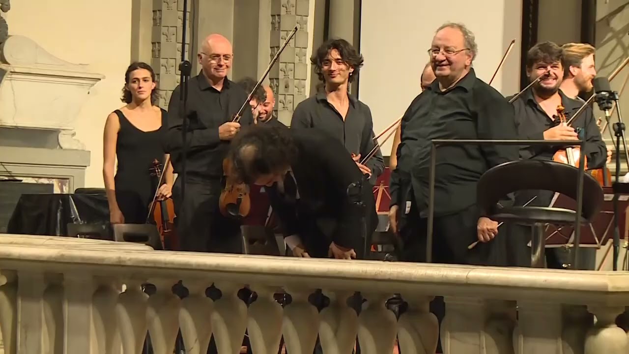 Orchestra da camera Fiorentina Direttore Giuseppe Lanzetta Violino Leone Pini