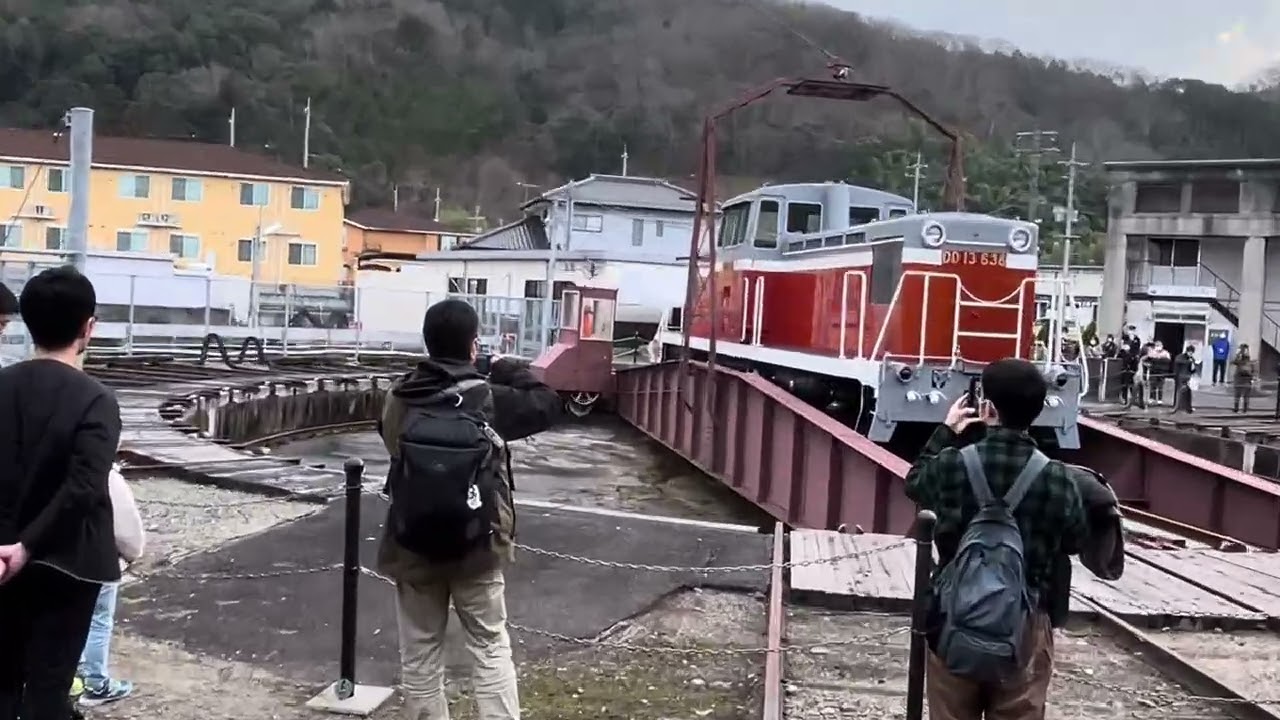DD13onターンテーブル　#train #鉄道 #jr西日本 #津山まなびの鉄道館 #ターンテーブル #DD13