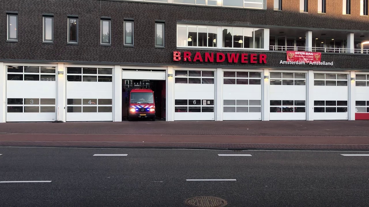 01/09/18 [Fire dept Amsterdam] WO 13-3111 Prio 1 persoon te water Vondelpark Amsterdam.