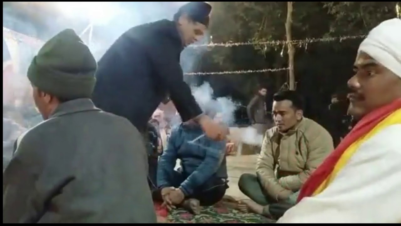 सोबत पुजारी जी की मधुर आवाज़ में भावुक हुए सभी दर्शक