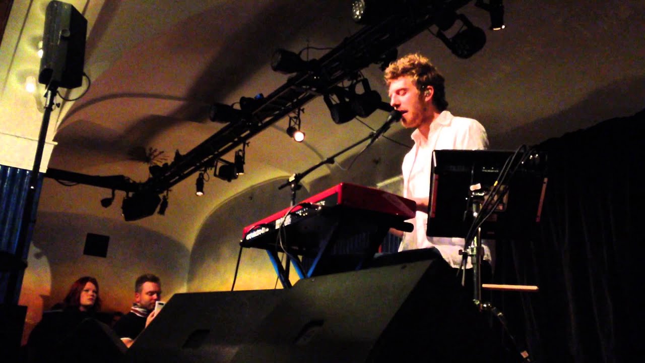 Andrew Belle - Pieces (live)