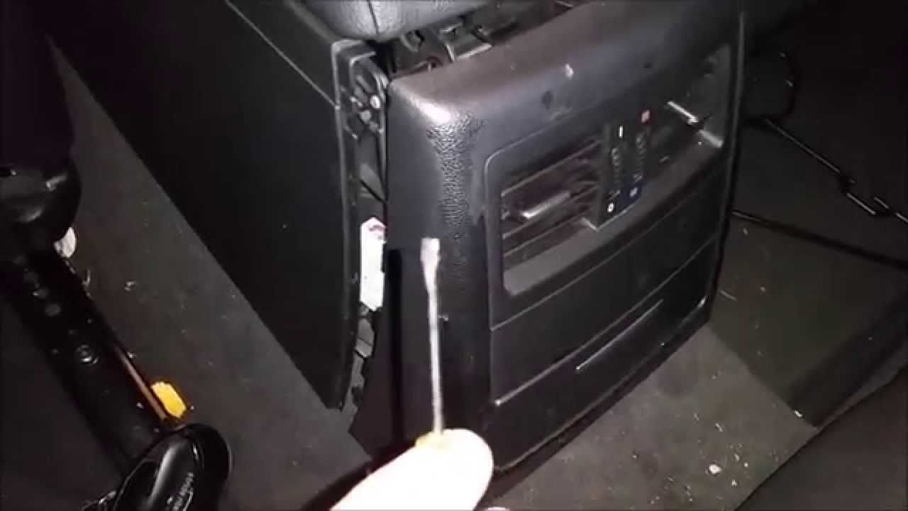 2007 BMW 328i Aux Port Fix and Rear Center Console Panel Removal