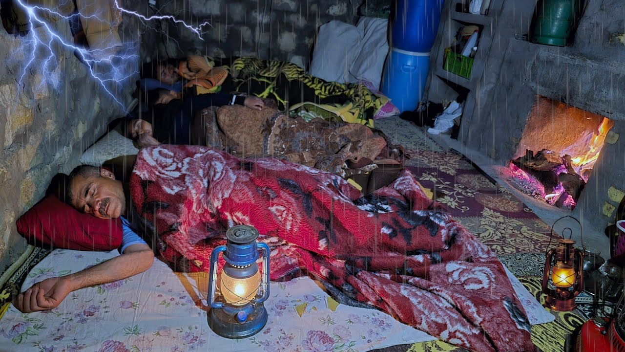 🌃🌨A Tough Night for a Nomadic Family in the Mountains🥶🛖 | A Stormy and Hail Night in Nomadic Life🌧