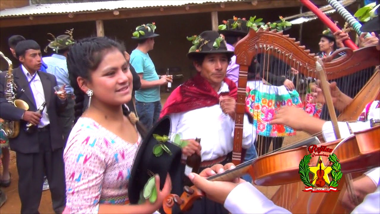 GRAN PASA CALLE DE SANTIAGO CON YUNGOR EN HUACHOCOLPA DULCE INCANTO DE TAYACAJA EXPRESION ANDINA