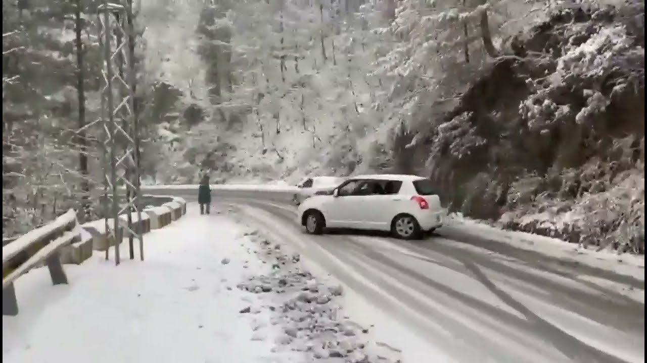 Car Slipping Due To Snow | Murree | Pakistan