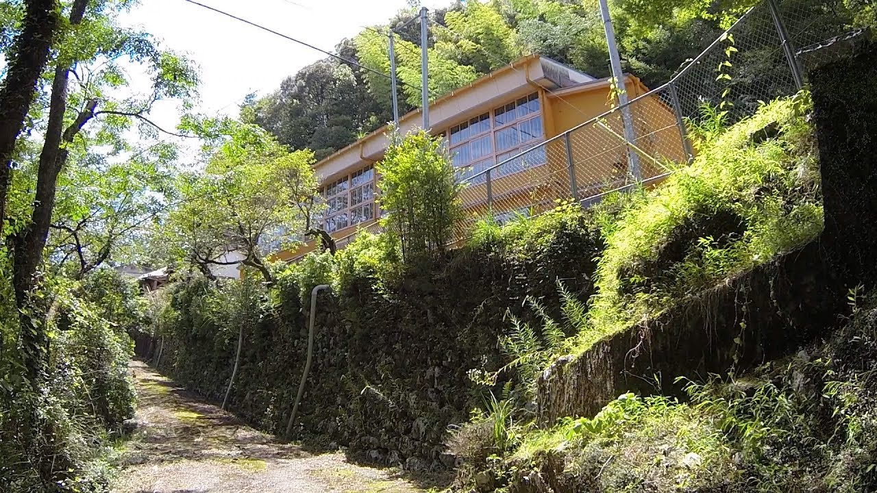 いの町 中追小中学校跡
