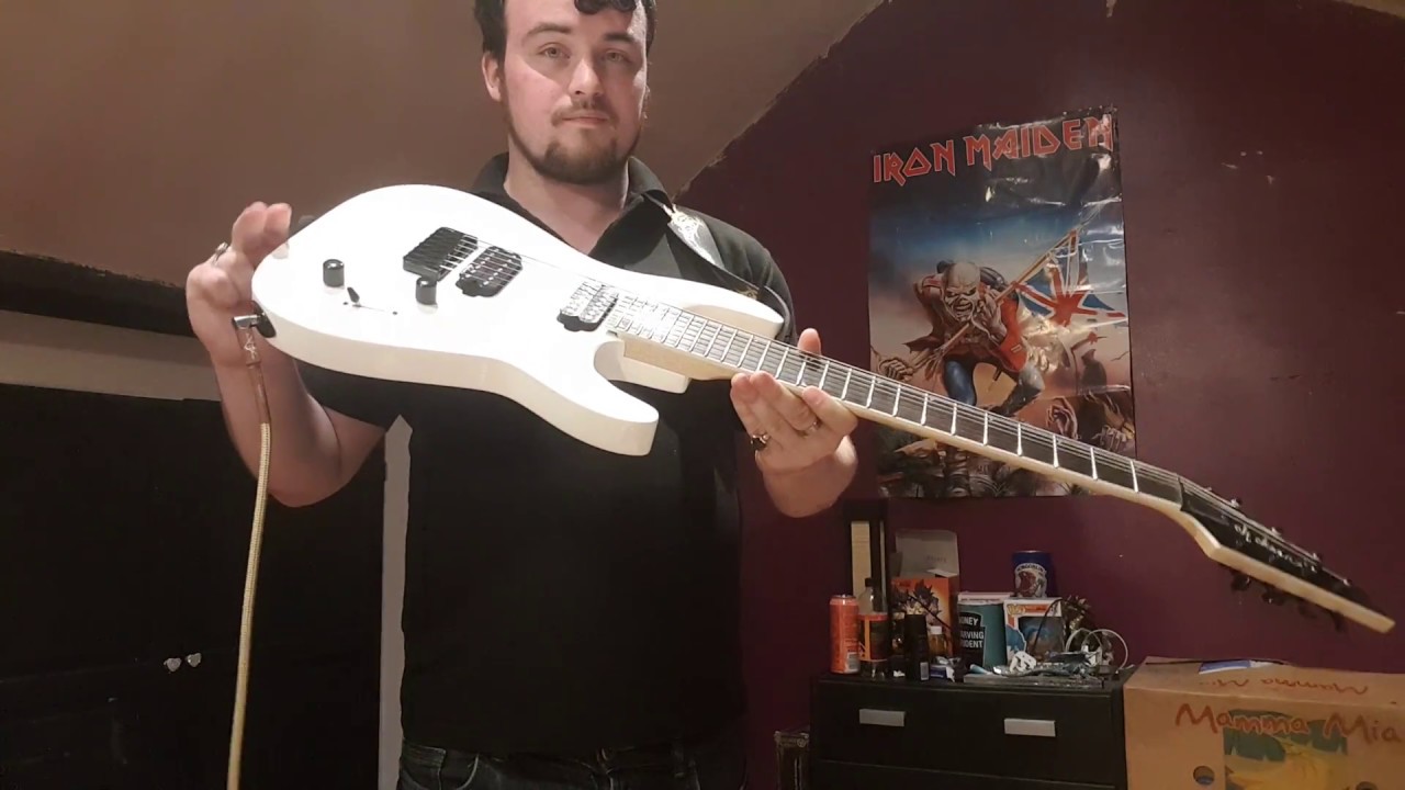 Jackson JS32-7 Dinky Review: Snow White of the Seven Strings