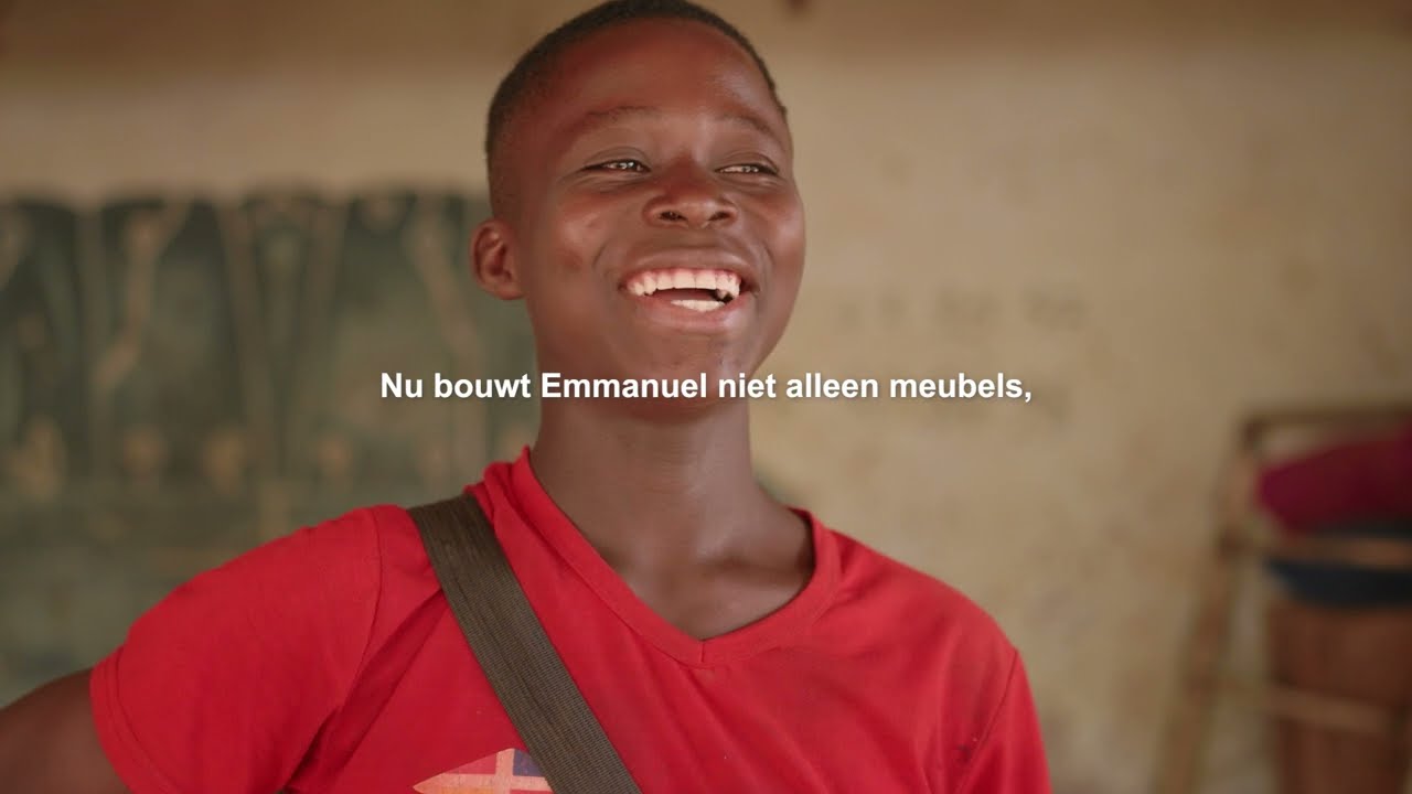 Emmanuel over zijn jeugd als 'Tantie Bagage'