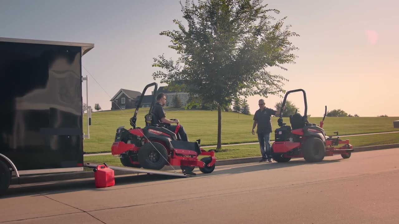 Gravely&reg; Commercial Zero-Turn Lawn Mowers
