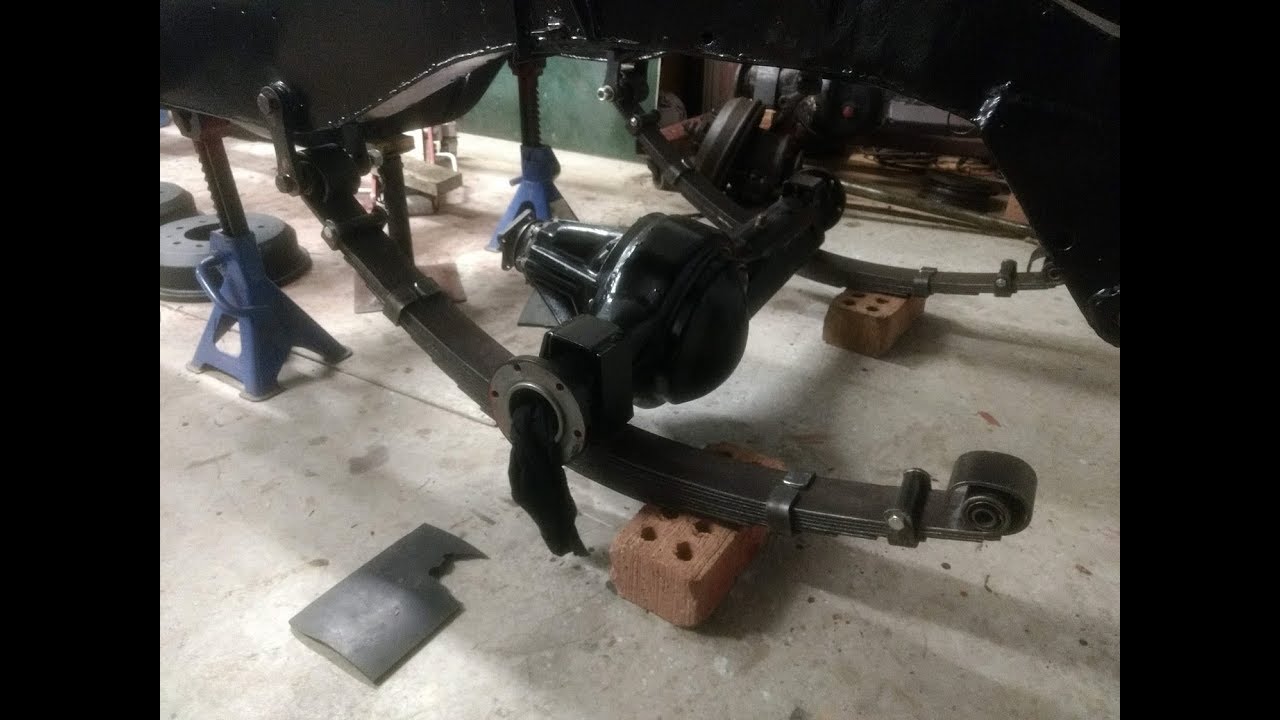 Land Rover Series 2a 88 - Front Springs and Axle Install