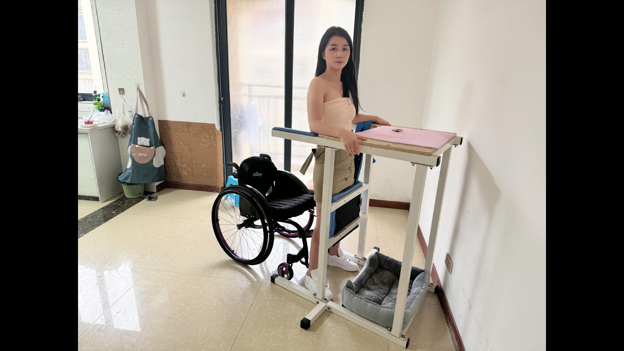 Belle: En paraplegisk pige, der tr&aelig;ner med hj&aelig;lpemidler #handicappet #k&oslash;restol #paraplegisk
