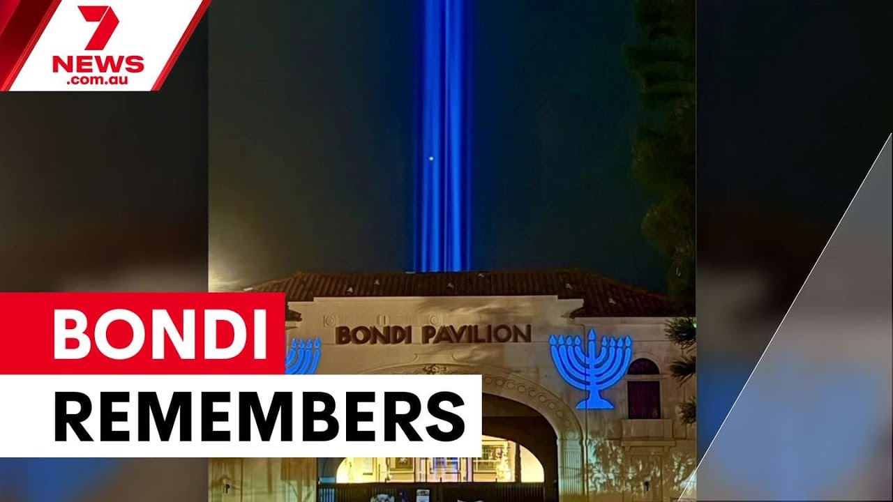 Nation mourns Bondi attack victims with light | 7NEWS