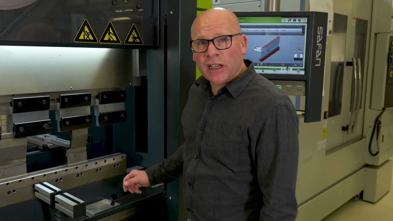 Kanten: Automatisch buigen met de CNC Kantbank Safan