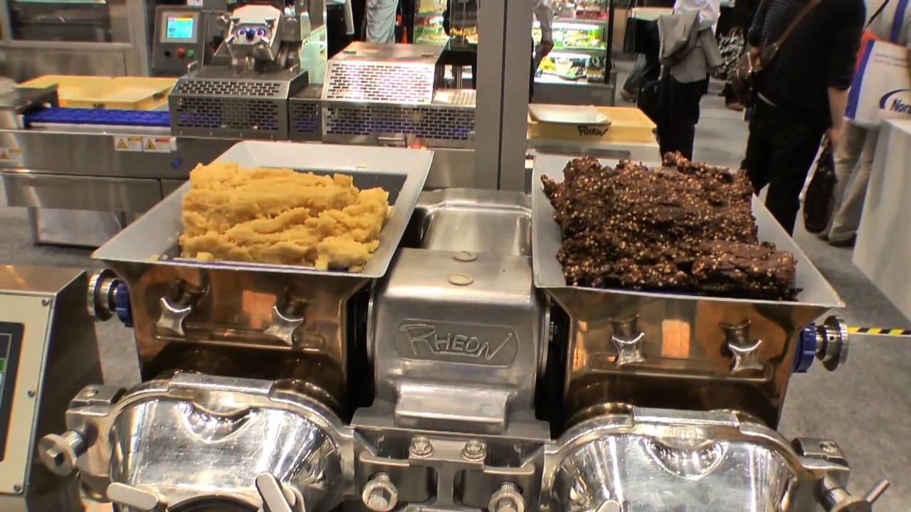 FOOMA JAPAN 2016 / レオン自動機株式会社「中華まんヒダ付け機、など」【4W-01】