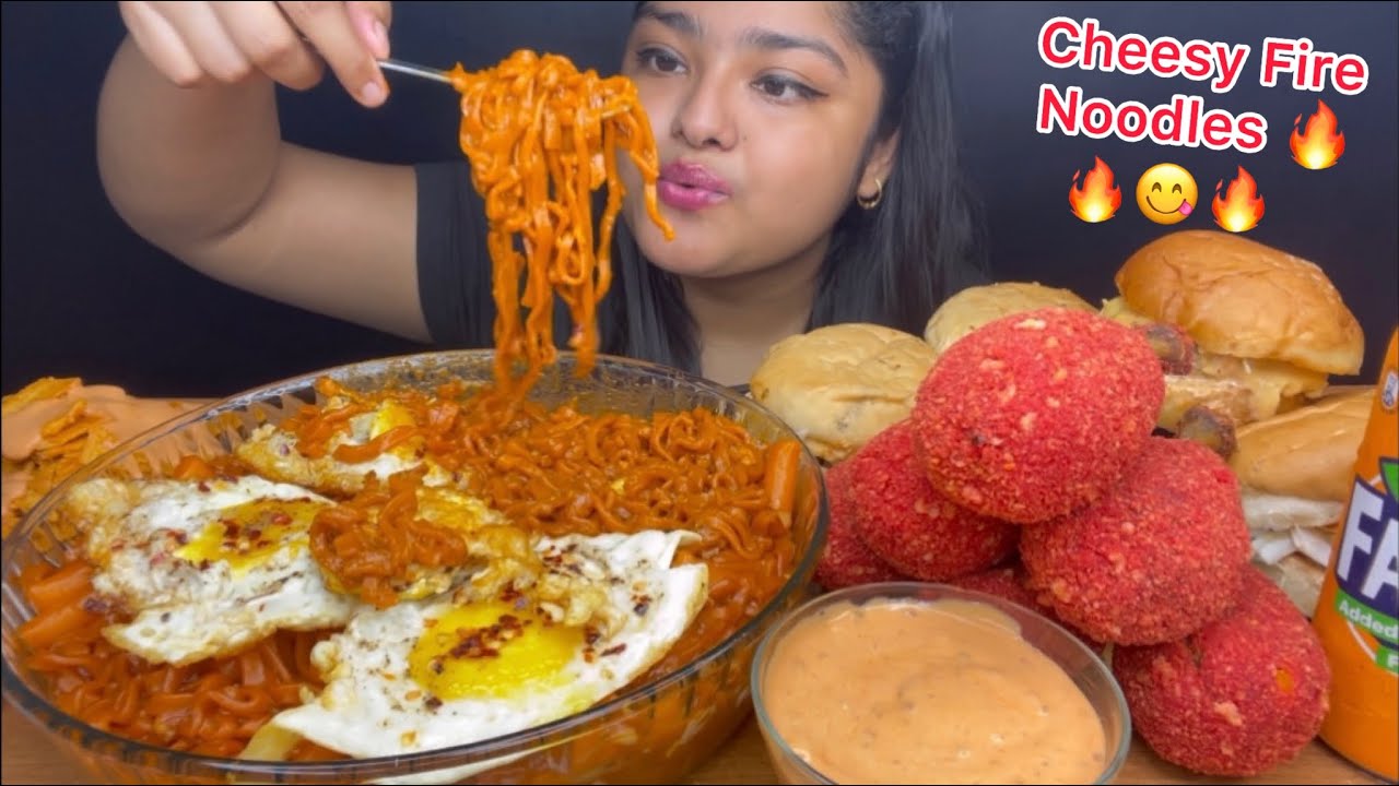 CHEESY SAMYANG FIRE NOODLES WITH RICE CAKES 🔥 CHEETOS CHICKEN DRUMSTICKS AND CHICKEN BURGERS & EGGS