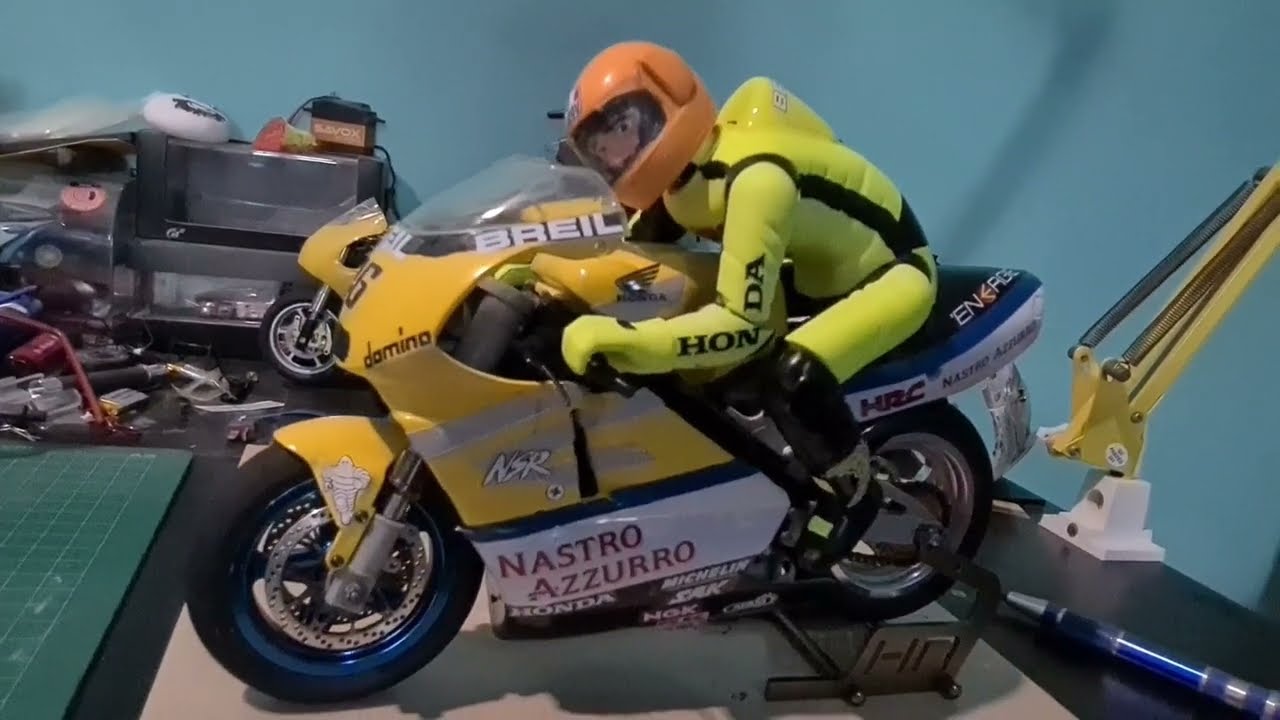 RC Bike - Kyosho 1/8 scale  Valentino Rossi 2001 NSR500 GP Bike