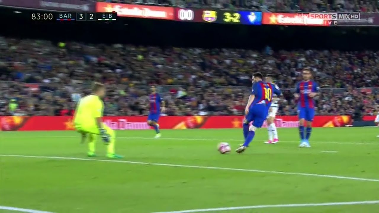 WHY GOALKEEPERS HATE MESSI🐐 |Messi Moments of destroying Goalkeepers⚽👑.