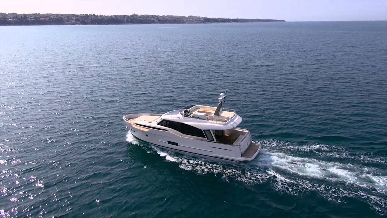 Greenline 48 Hybrid